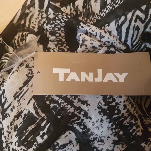 Black and White Blouse - Picture 10 of 10